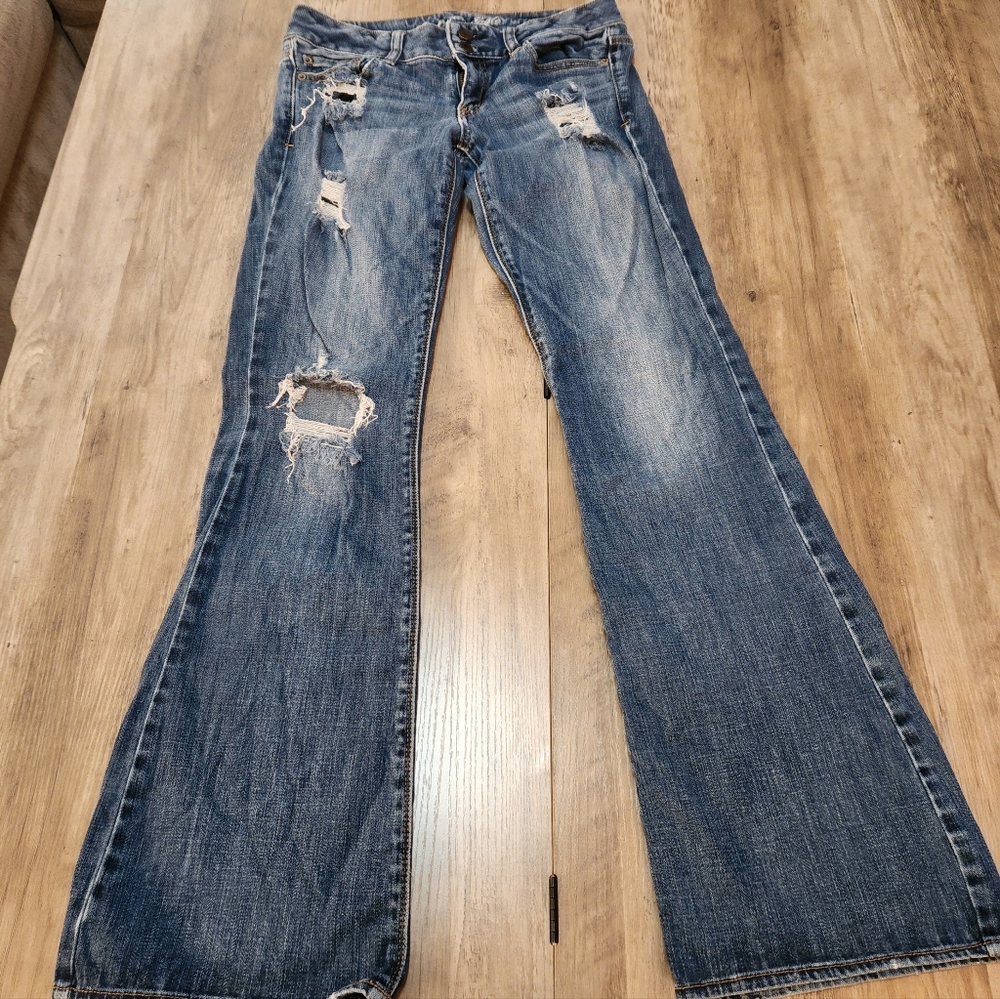 American Eagle Artist Women's Size 6 Distressed Flare Denim Lowrise, Lt Wash Y2K - Picture 4 of 7